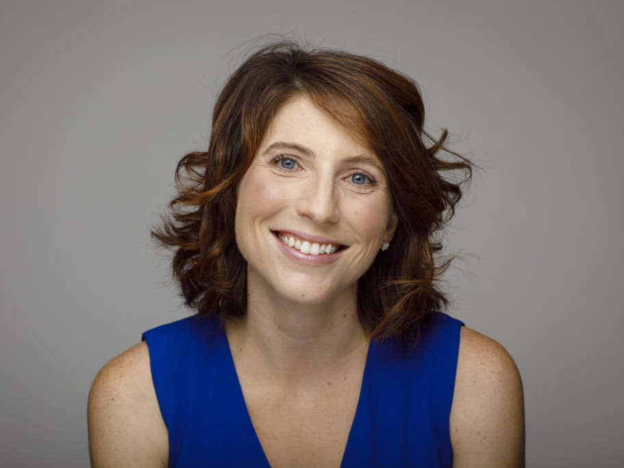 Smiling portrait of Rachel Ballard.